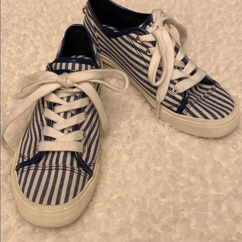 Tommy Hilfiger tennis shoes size 6